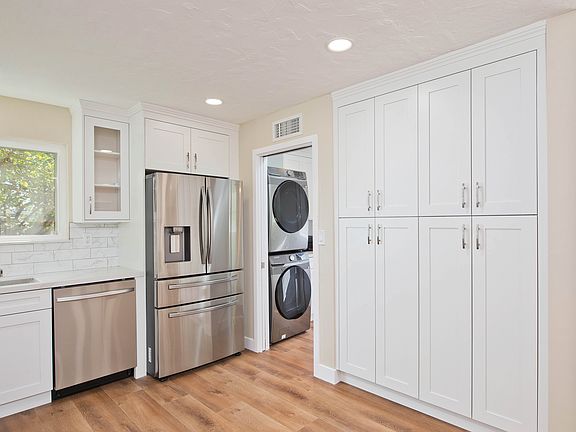 5th image of 16530 Casey St