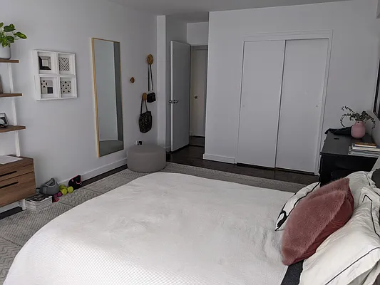 Rented by SP Brokerage Inc | media 17