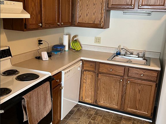 4th image of 2501 Hickory St #B-4