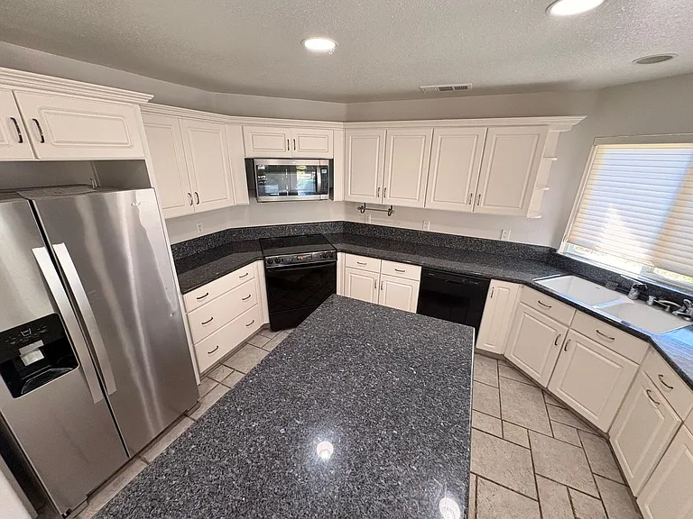 5120 W Vine Ct — Photo 2