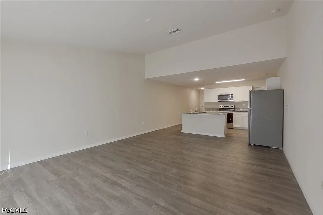2 bed, 2.0 bath, 1120 sqft, $1,425 — Photo 4