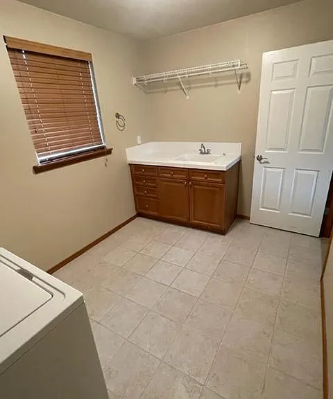 221 Lind Ave NW — Photo 24