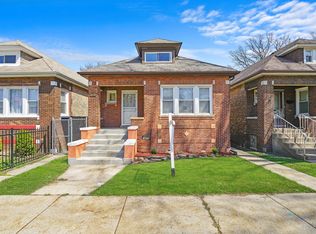 8237 S Manistee Ave, Chicago, IL