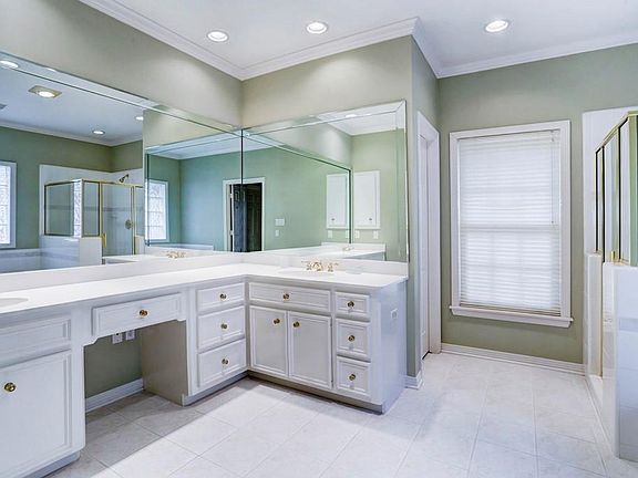 5th image of 4948 Tilbury Dr
