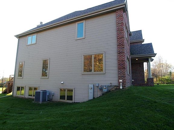 5th image of 10495 Crestview Dr
