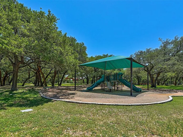 2412 Tivoli Dr — Photo 24