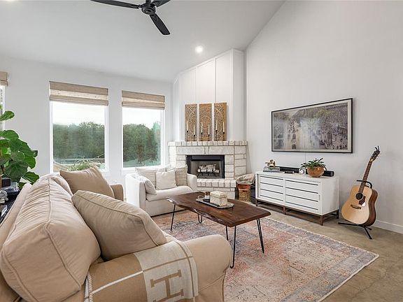 5th image of 22206 Briarcliff Dr