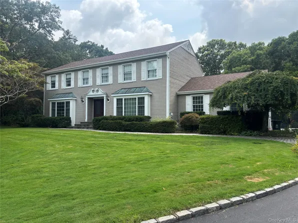 4 Saybrook Court, Port Jefferson, NY 11776