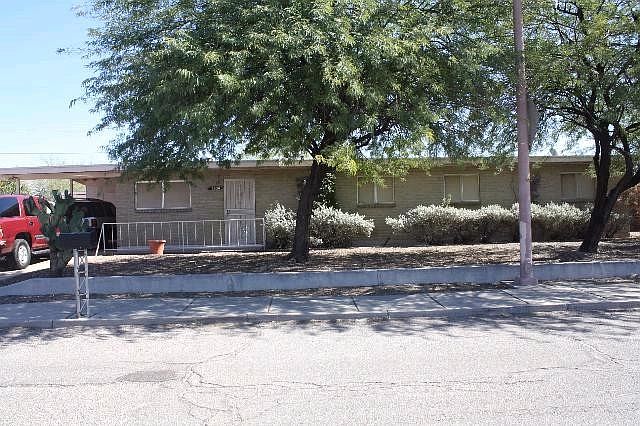 1st image of 2220 N Los Altos Ave