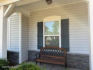4 bed, 3.0 bath, 2041 sqft, $2,400 — Photo 4