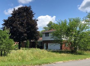 15 Van Rensselaer Rd, Colonie, NY 12205