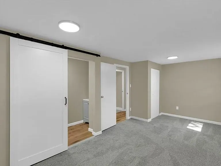 1310 Longfellow Dr — Photo 7