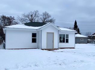 526 N 21st St, Escanaba, MI 49829