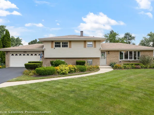 533 Seward St, Roselle, IL 60172