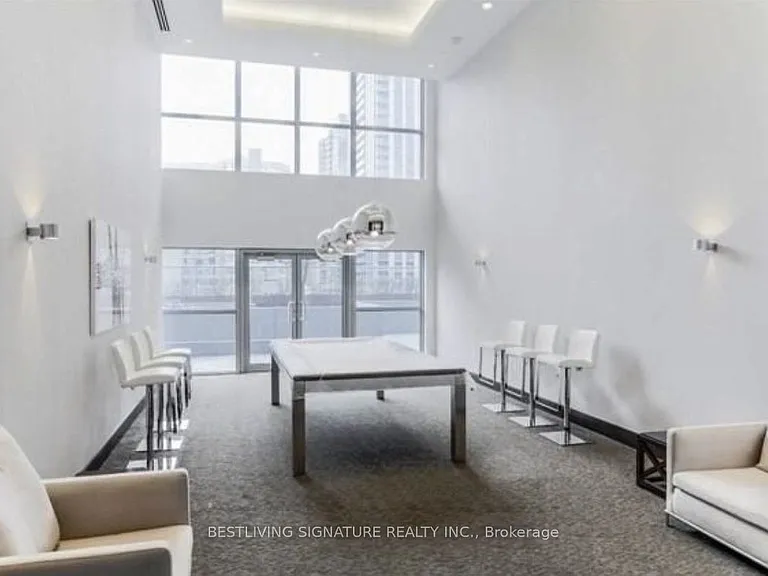386 Yonge St #1409 — Photo 16