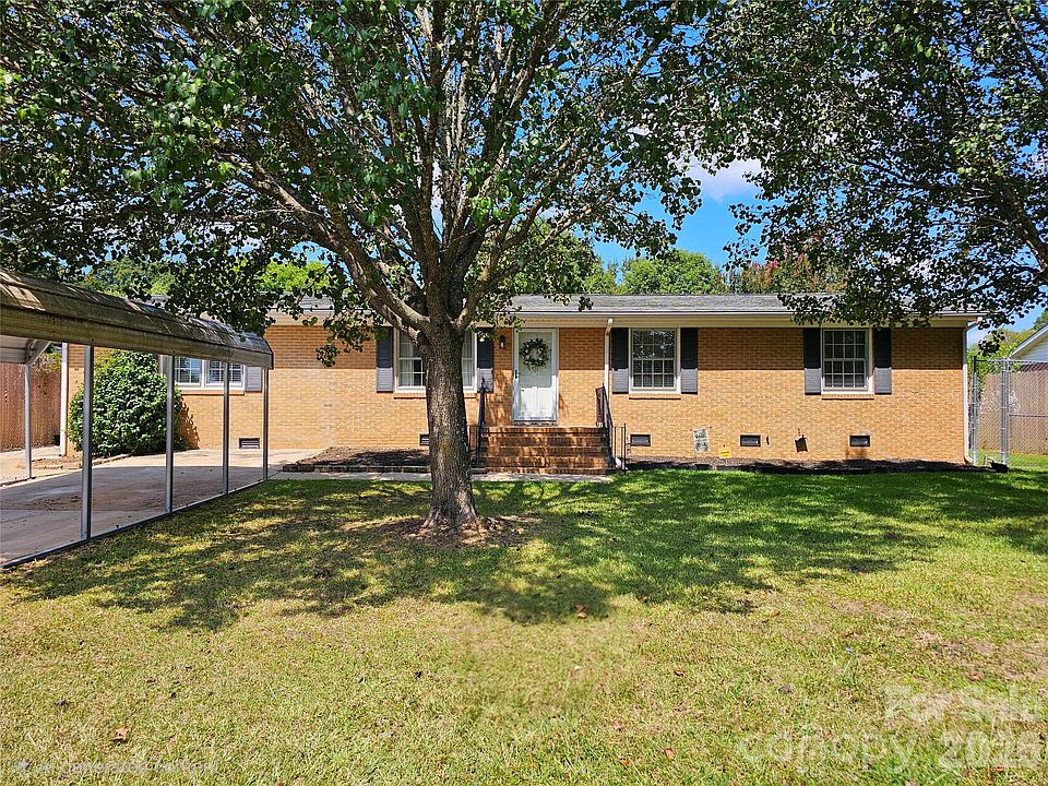 1st image of 517 McDowell Dr