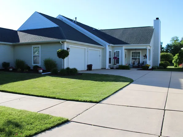 9090 Norris Dr, Hobart, IN 46342