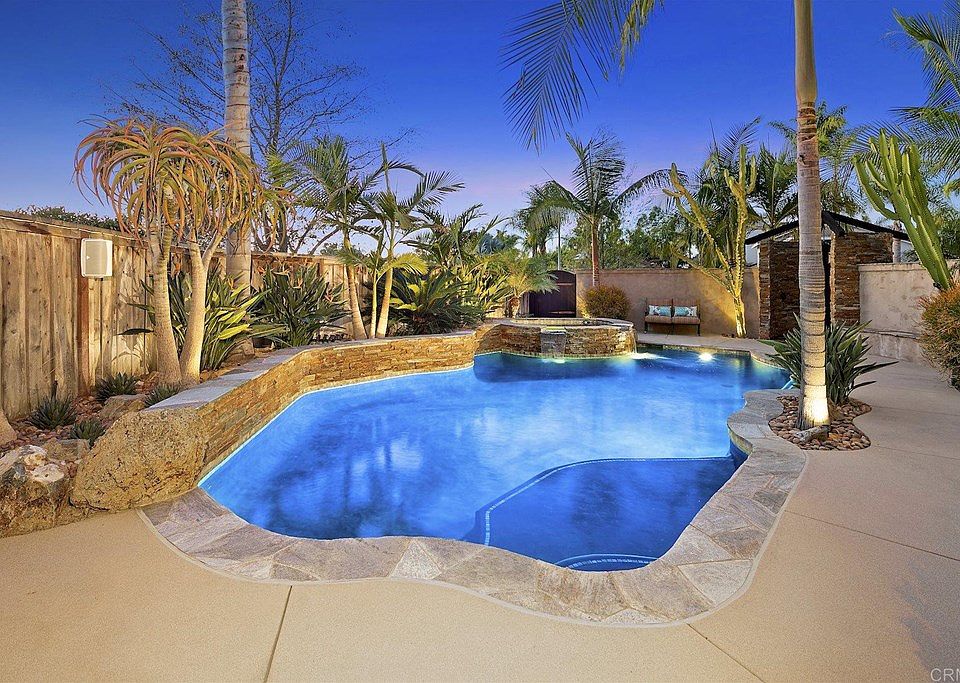 1st image of 2075 Acacia Dr
