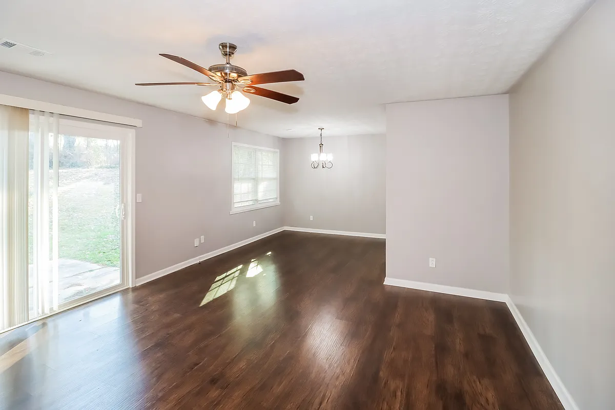 Building Photo - 2887 Botany Dr