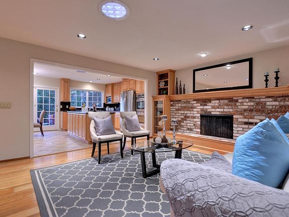 5th image of 13171 Stewart Ct