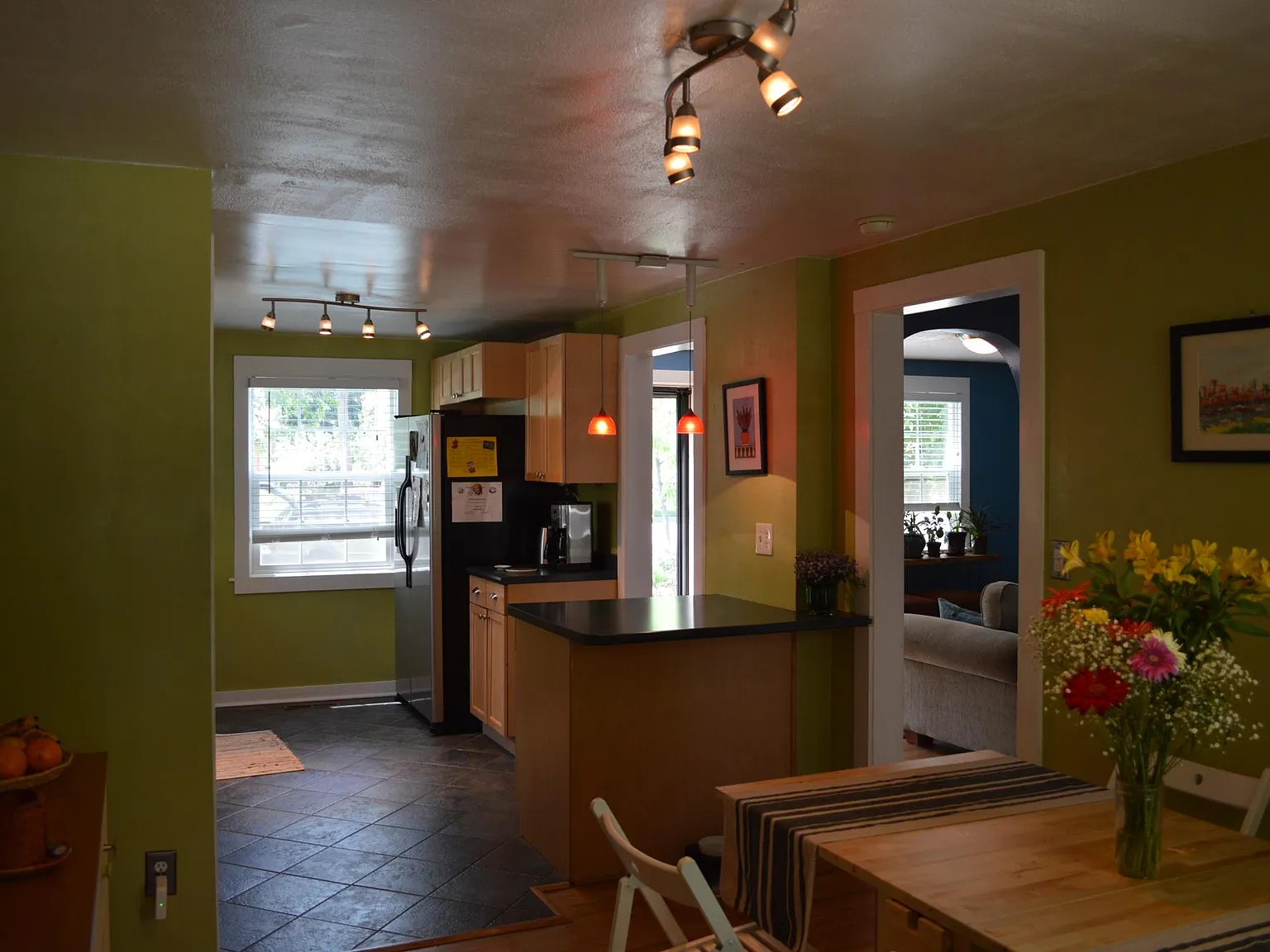 2 bed, 1650 sqft, $1,900 — Photo 4