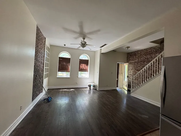 2027 Russell Blvd. — Photo 6