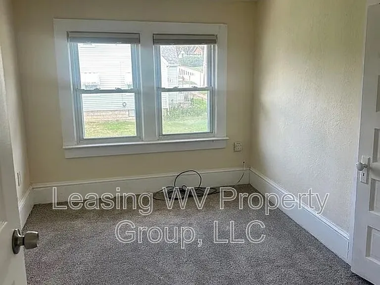 409 High School Ave — Photo 8