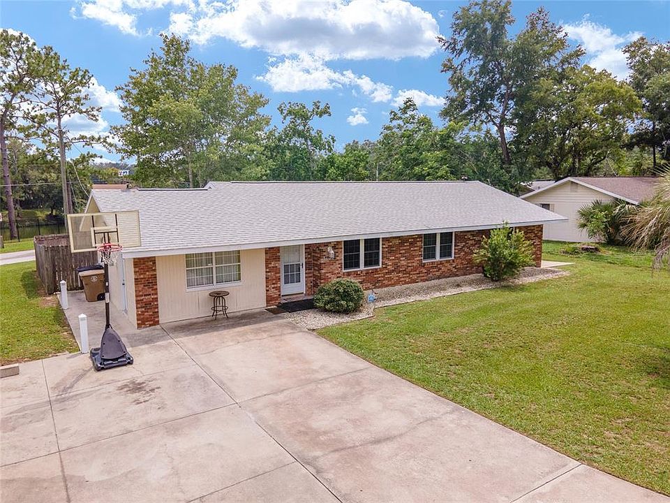 1st image of 3120 NE 8th Pl
