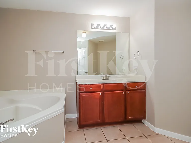 9518 Peridot Green Dr — Photo 13