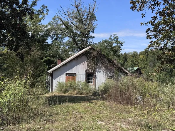 1360 Helton Rd, Sevierville, TN 37876
