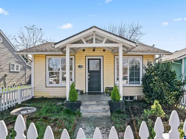 1068 3rd St NW, Salem, OR 97304
