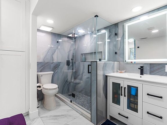4th image of 3004 NE 5th Terrace #104C