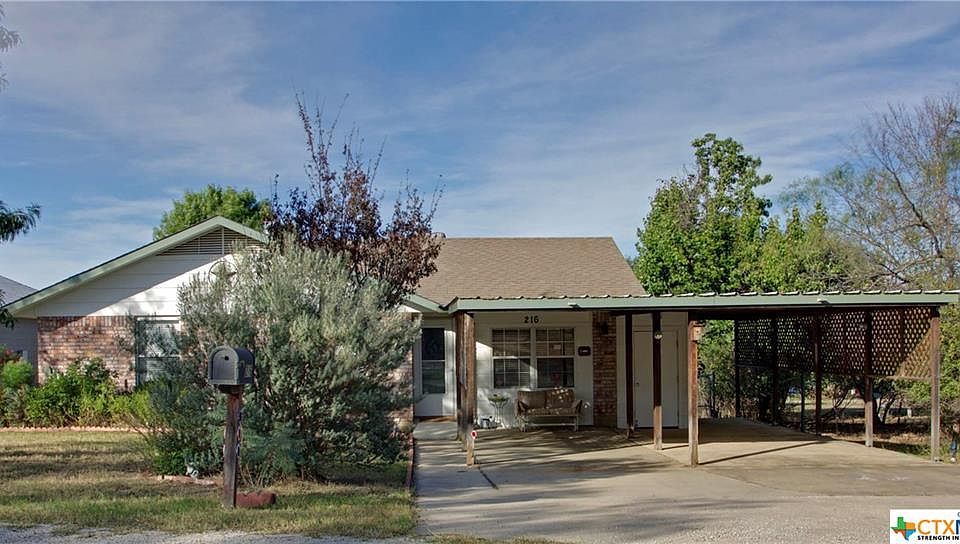 1st image of 216 Pecan Dr