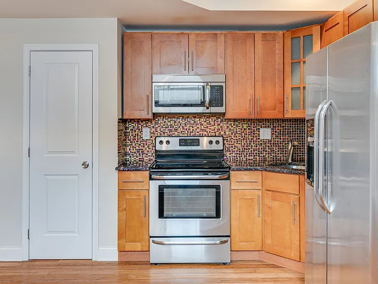 1633 Carpenter St #C — Photo 3