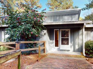 121 Brooks Ln, Southern Pines, NC 28387