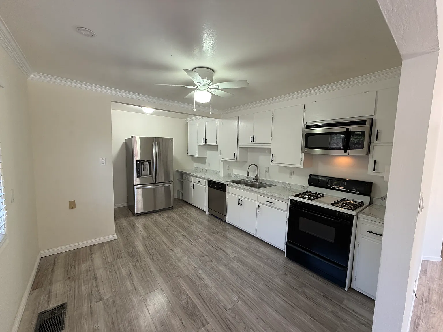 3 bed, 1245 sqft, $3,600 — Photo 4