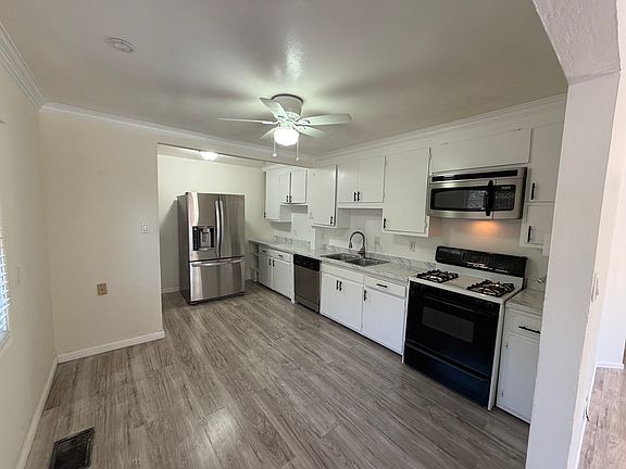 4th image of 1454 Bel Air Dr