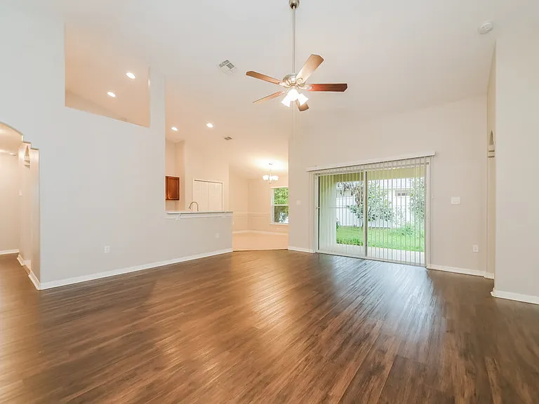 426 Disston Ave — Photo 4