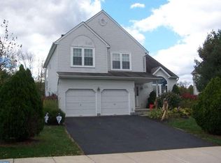 697 Cedar Ln, Telford, PA 18969