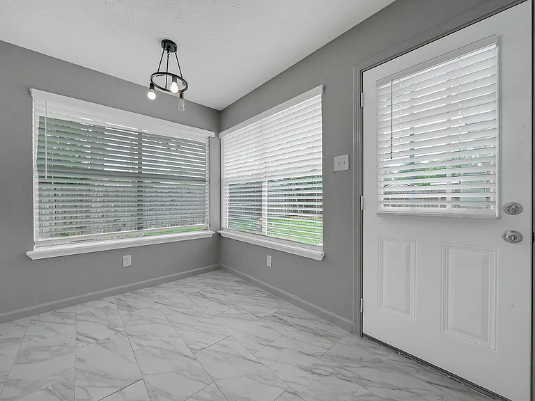 3515 Walden Dr — Photo 11