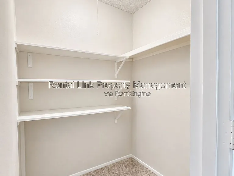 2709 Hidden Lake Blvd #C — Photo 15