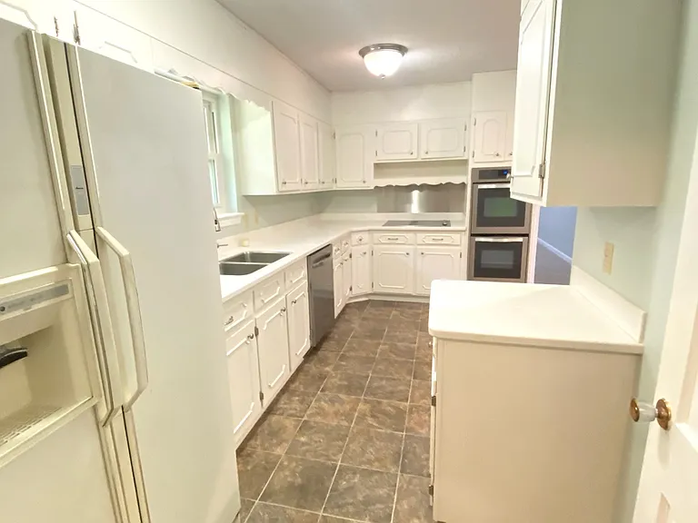 1723 Verona Dr — Photo 11