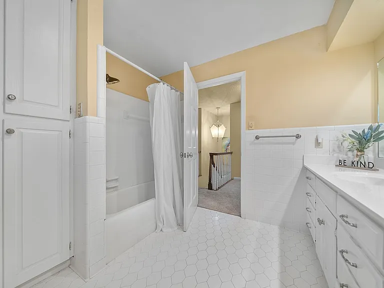 112 Leigh Cir — Photo 28
