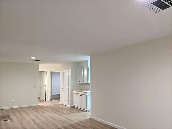 5th image of 13818 Vista Del Lago #86