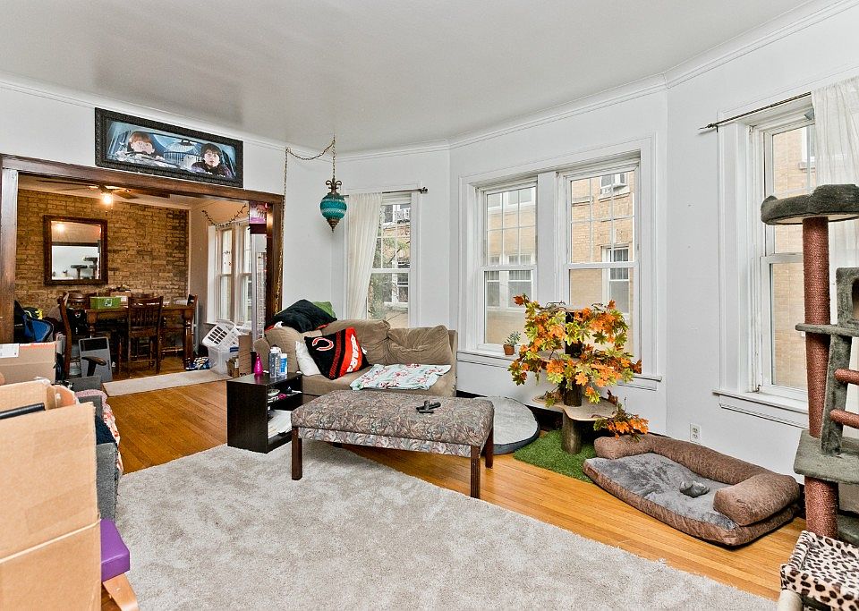 1st image of 1349 W Greenleaf Ave APT 2