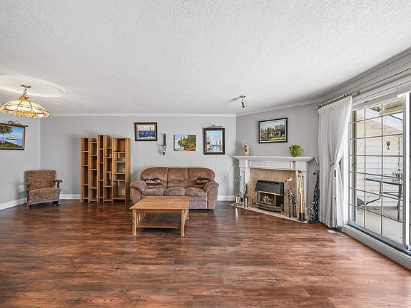3rd image of 32925 Maclure Rd #2