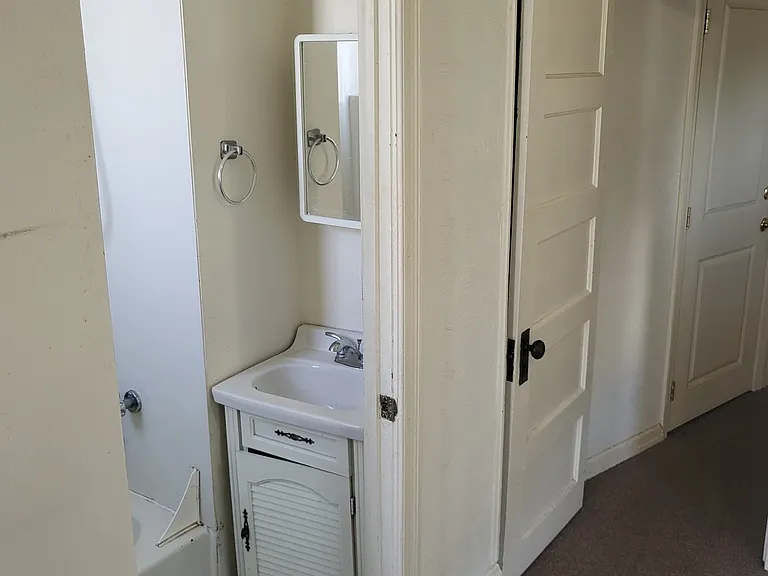 160 Main St #3 — Photo 2