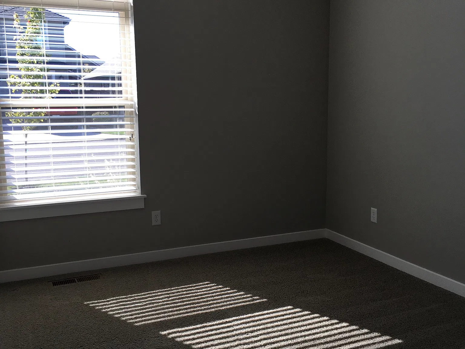 3 bed, 1712 sqft, $2,495 — Photo 3