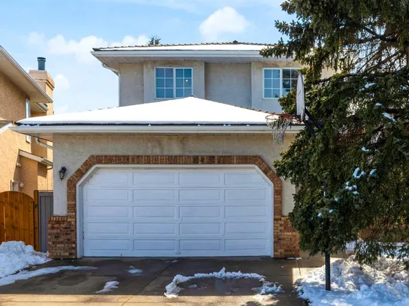 220 SE Woodbrook Mews SW, Calgary, AB T2W 4P8