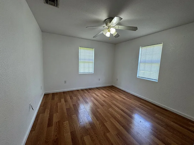 849 NE Maple Ln — Photo 13